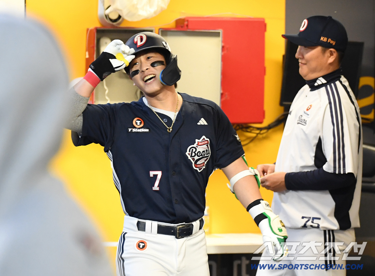 14일 인천 SSG랜더스필드에서 열린 SSG와 두산의 주중 3연전 첫 번째 경기. 3회 시즌 첫 홈런을 날린 두산 박찬호. 인천=송정헌 기자 songs@sportschosun.com/2026.04.14/