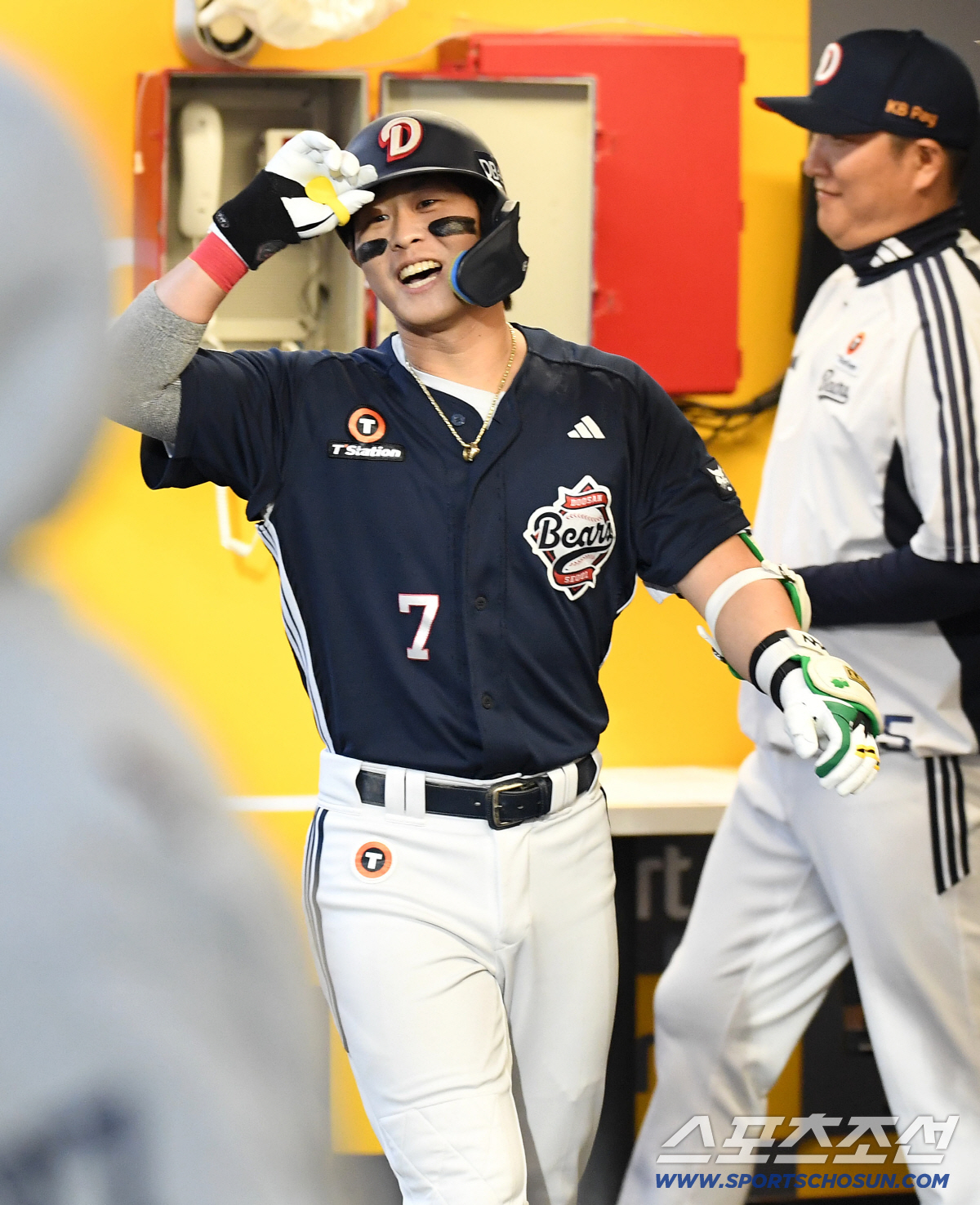 14일 인천 SSG랜더스필드에서 열린 SSG와 두산의 주중 3연전 첫 번째 경기. 3회 시즌 첫 홈런을 날린 두산 박찬호. 인천=송정헌 기자 songs@sportschosun.com/2026.04.14/