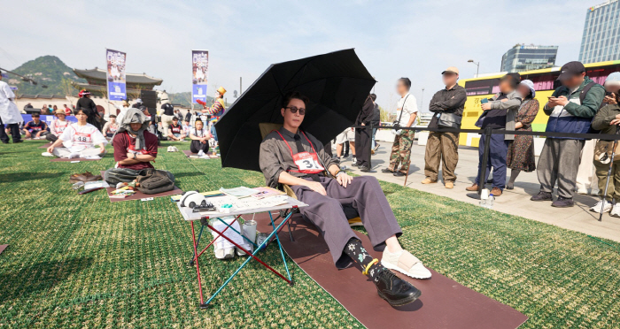 최원영, '2026 광화문 멍 때리기 대회' 2위 수상…"우승 목표로 야심차게 준비"