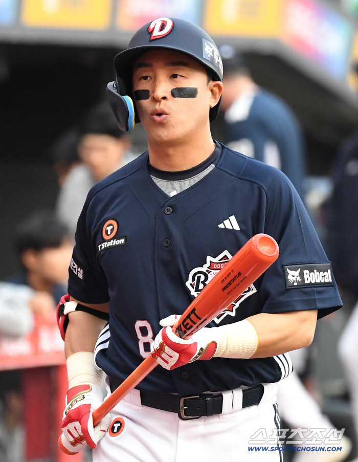 연봉 3천8백 투수에 현금 1억5천 더하니 바로 거래 완료...이러니 보상금 7억5천 '안타 전설' FA 미아 위기였다