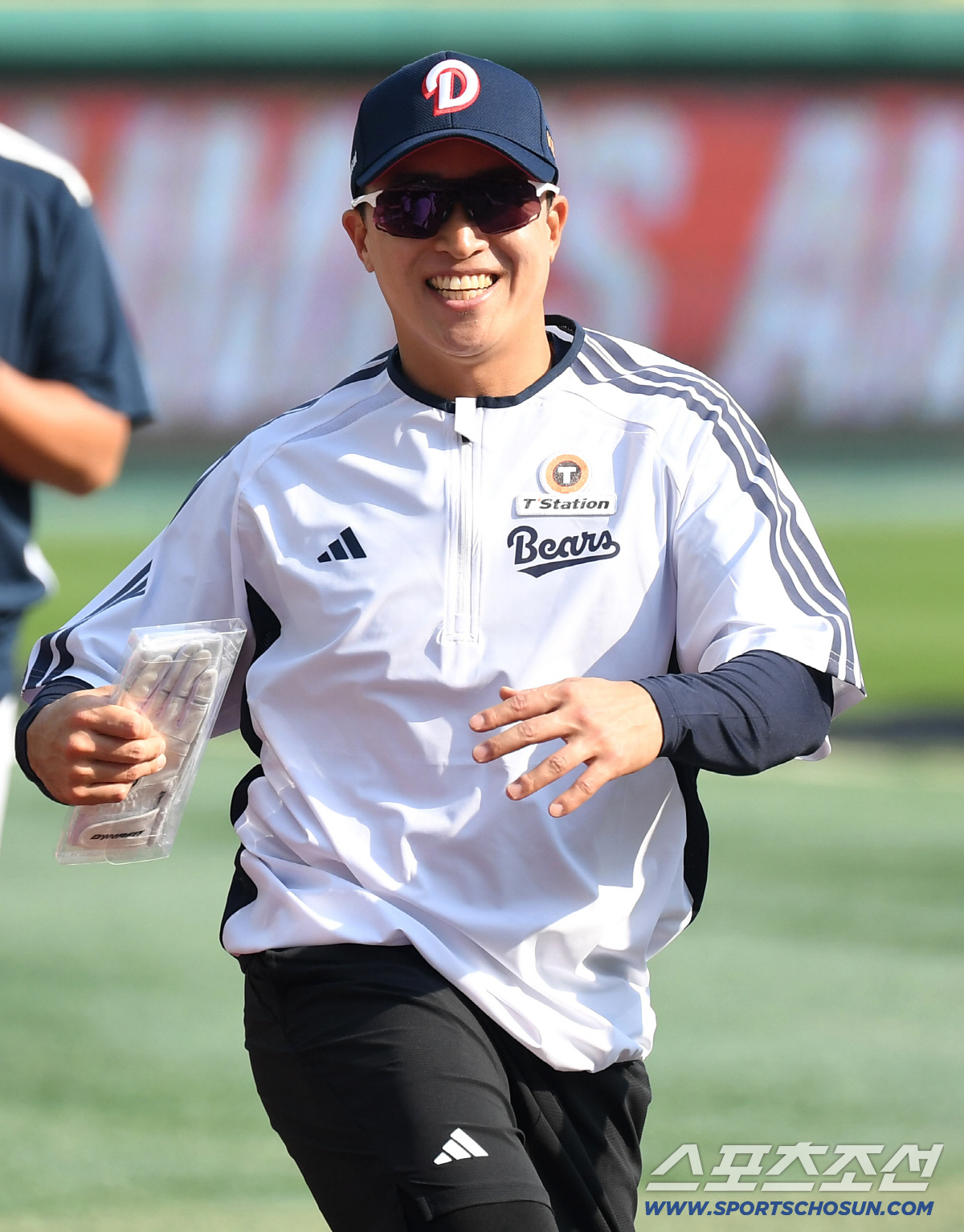 14일 인천 SSG랜더스필드에서 열린 SSG와 두산의 주중 3연전 첫 번째 경기. 밝은 표정으로 훈련하는 두산 손아섭. 인천=송정헌 기자 songs@sportschosun.com/2026.04.14/