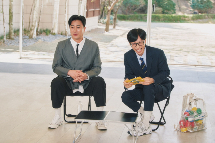 안정환, 유튜브 수익 4억 기부한 진짜 이유 "어릴 적 빵 하나에 축구 시작"