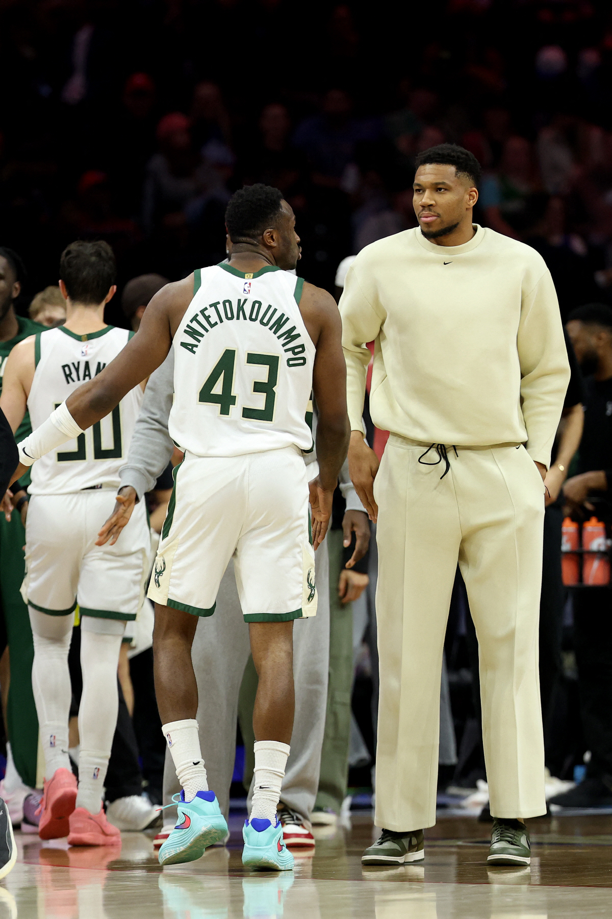 르브론+야니스+카와이. 전설의 빅3 올 여름 이적시장 모두 나온다. 골든스테이트, 야니스&카와이 '쌍방향 협상' 둘 중 하나 무조건 잡는다