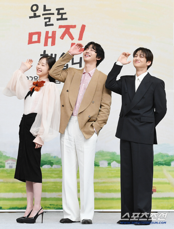 [SC현장]"사자보이즈 탈퇴한 적 없지만"…'오매진' 안효섭, 아이돌서 농부되더니 안방으로 '제철 로맨스' 배송(종합)