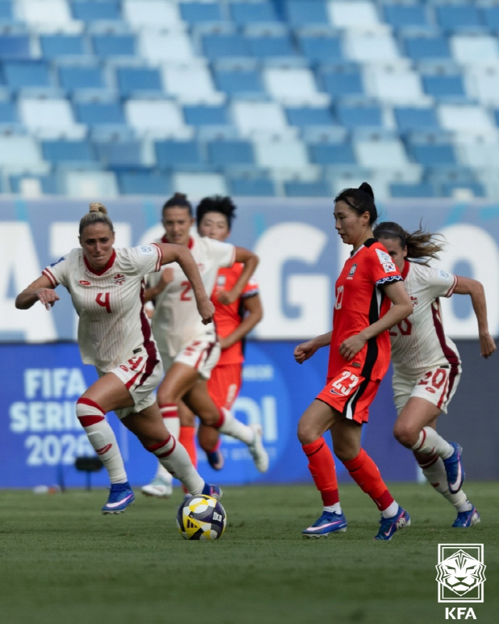 '월드컵 우승 위해 감독 자른' 日 여자축구, '세계 최강' 미국 1-0 제압…토트넘 공격수 결승골