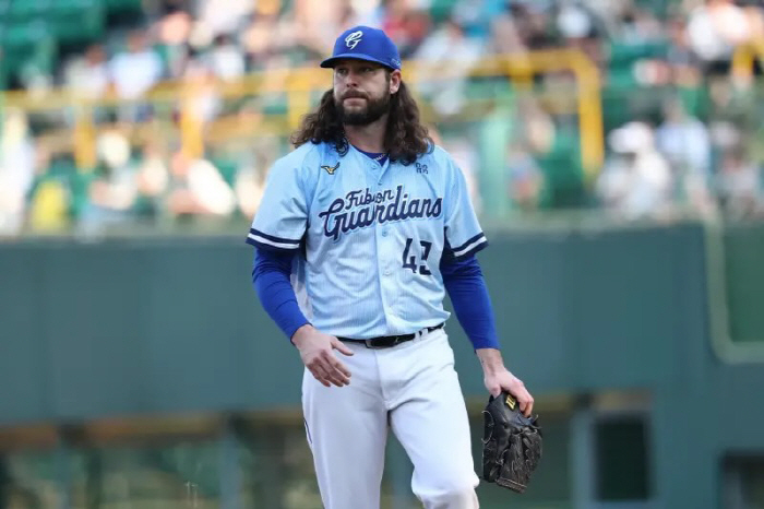 '사직예수'의 몰락? KBO 호령하던 윌커슨…대만 상륙 한 달 만에 '충격 2군행'