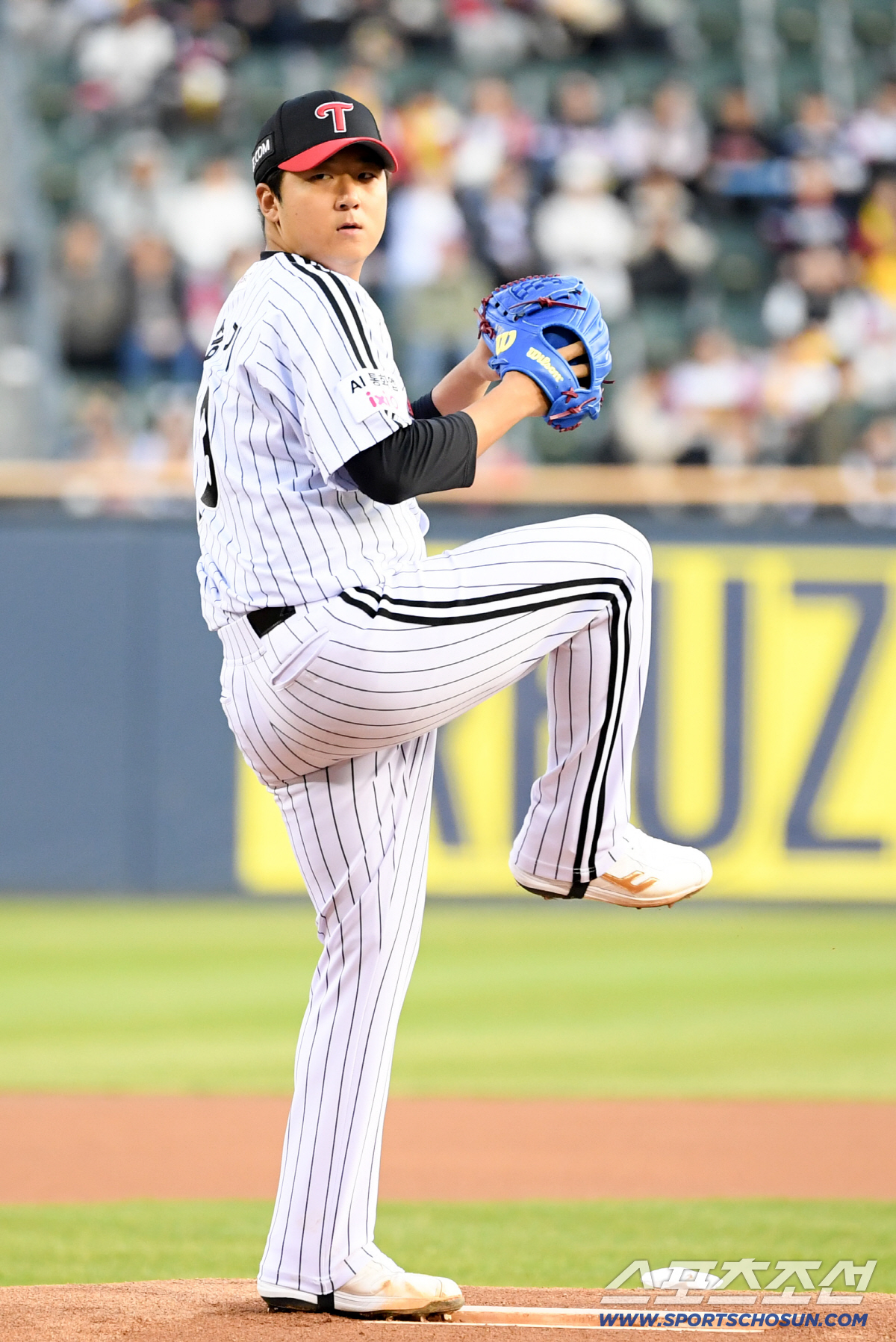 1일 잠실구장에서 열린 LG와 KIA의 경기. LG 송승기가 역투하고 있다. 잠실=박재만 기자 pjm@sportschosun.com/2026.04.01/