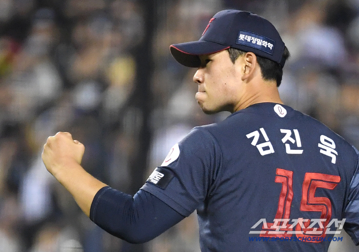'에이스 본색' 롯데 김진욱, LG 9연승 커엇! → 전설의 시작인가. 2-0 꺾고 2연패 끝 