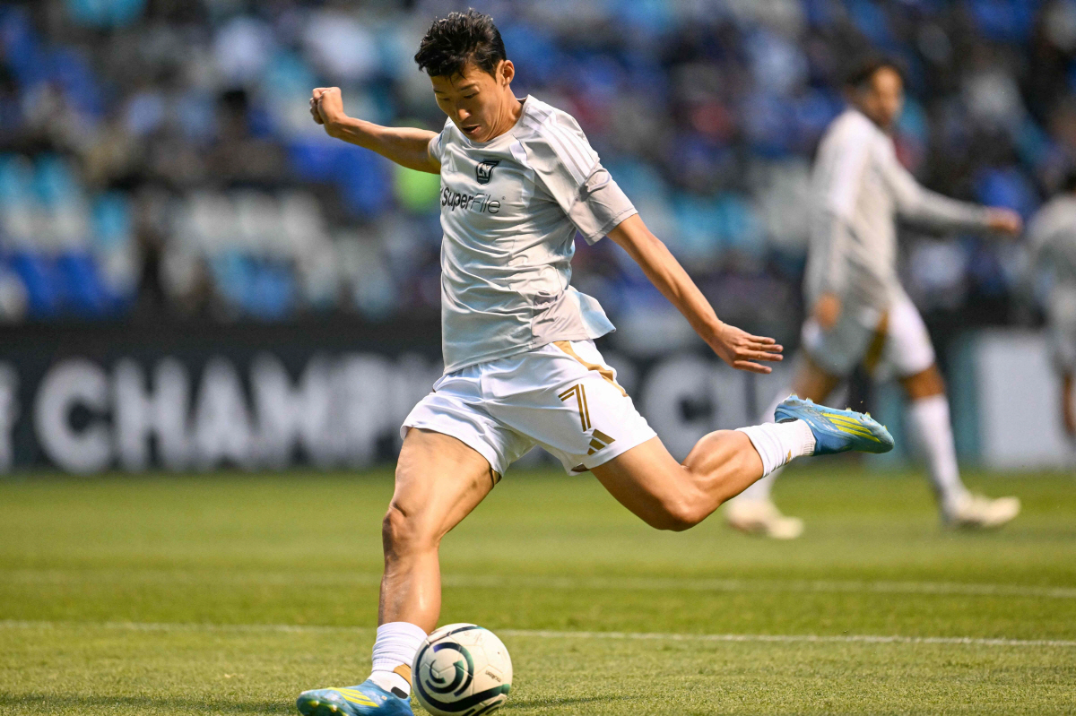 Los Angeles FC's South Korean forward #07 Son Heung-Min warms up ahead of the CONCACAF Champions Cup quarterfinal football match between Mexico's Cruz Azul and US' Los AngelesFC (LAFC) at Cuauhtemoc stadium in Puebla, Mexico on April 14, 2026. (Photo by YURI CORTEZ / AFP)