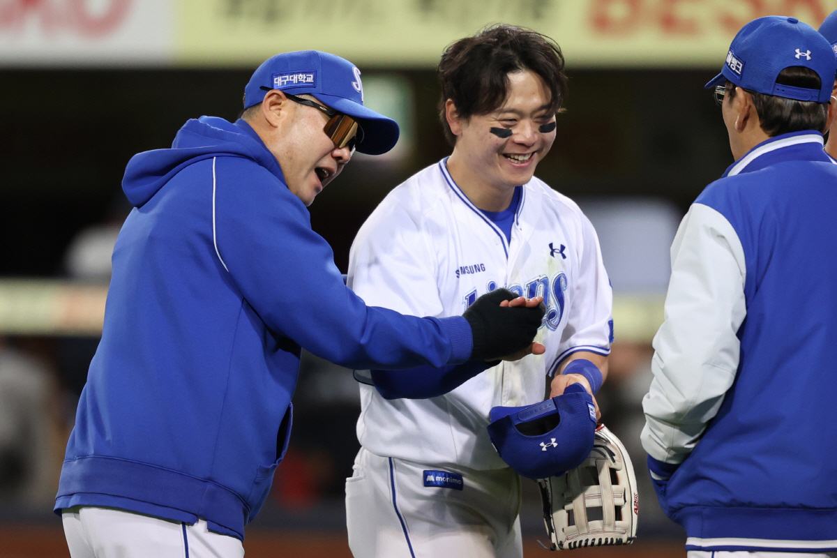 박진만 감독 환호 속 박승규