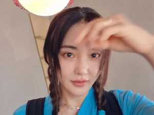 “얼굴 또 바뀌었네?” 바다, 성형 의혹에 ‘노필터’ 승부…민낯서도 또렷해진 눈 날렵 턱선