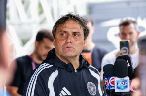 '손흥민 우승 특급 호재' 충격의 오피셜...폭로 떴다, 메시의 인터 마이애미 내부 분열 사태 '수아레스-데 파울 영입 반대'