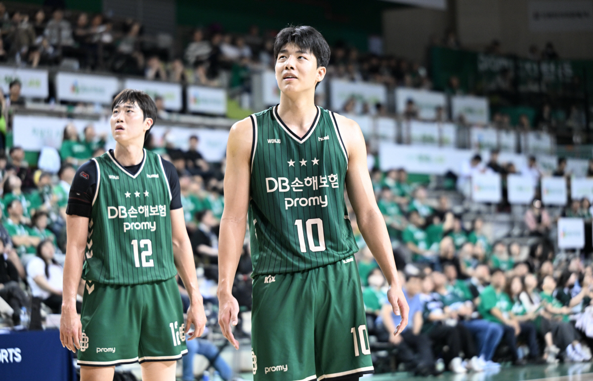 DB 체력전의 핵심은 김보배와 박인웅을 어떻게 배치하느냐다. 이선 알바노, 헨리 앨런슨의 위력을 극대화시킬 수 있는 카드다. 사진제공=KBL