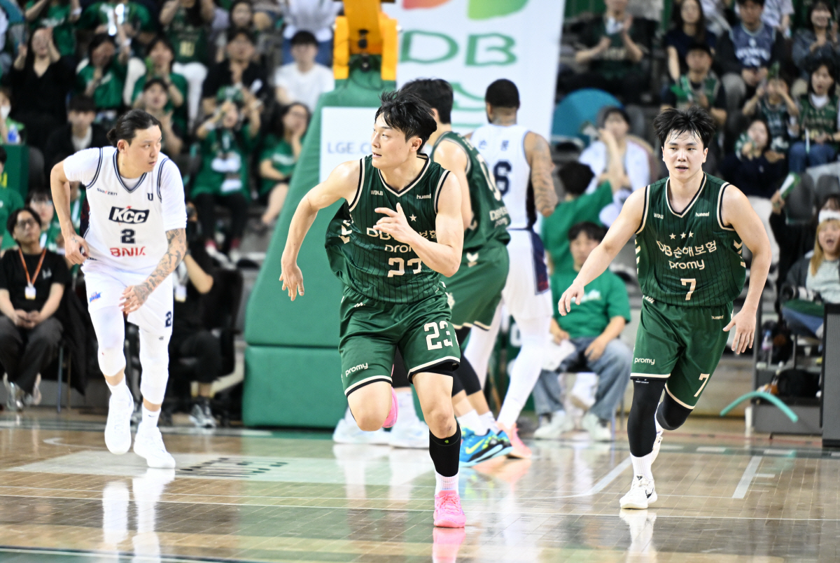 DB 체력전의 핵심인은김보배와 박인웅을 어떻게 배치하느냐다. 이선 알바노, 헨리 앨런슨의 위력을 극대화시킬 수 있는 카드다. 사진제공=KBL