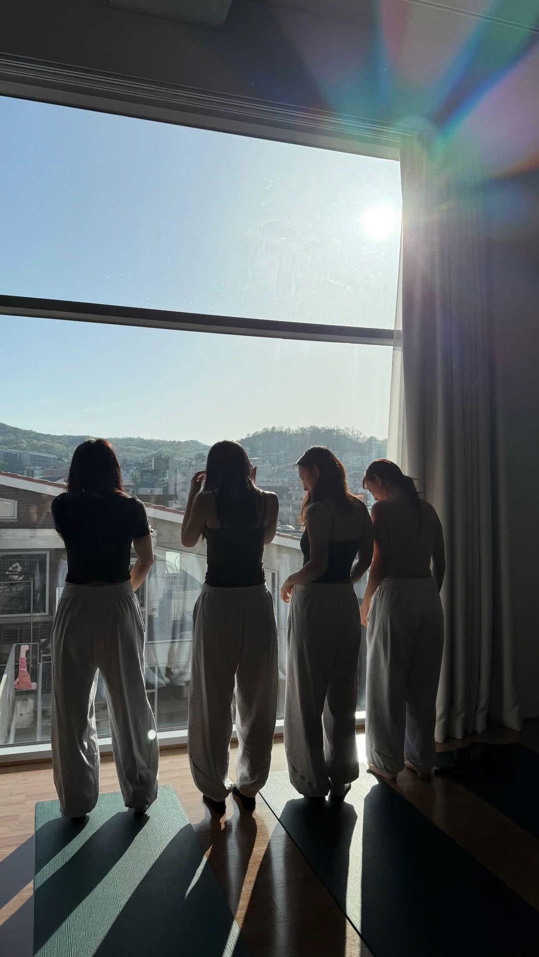 이효리, 부친상 슬픔 속 요가원 출근..이상순은 핼쑥해진 얼굴로 DJ 복귀