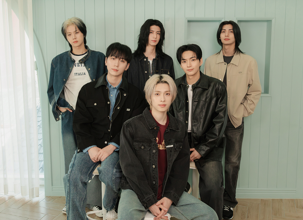 (왼쪽부터) 정수, 건일, 가온, 준한(Jun Han), 오드(O.de), 주연. 사진 제공=JYP엔터테인먼트