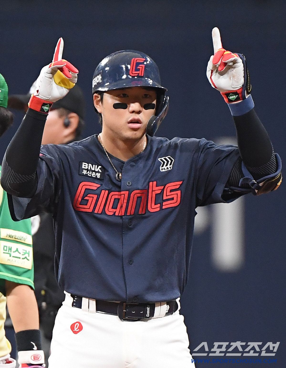 12일 서울 고척스카이돔에서 열린 롯데-키움전. 5회초 2사 손성빈이 2루타를 친 후 기뻐하고 있다. 고척=정재근 기자 cjg@sportschosun.com/2026.4.12/