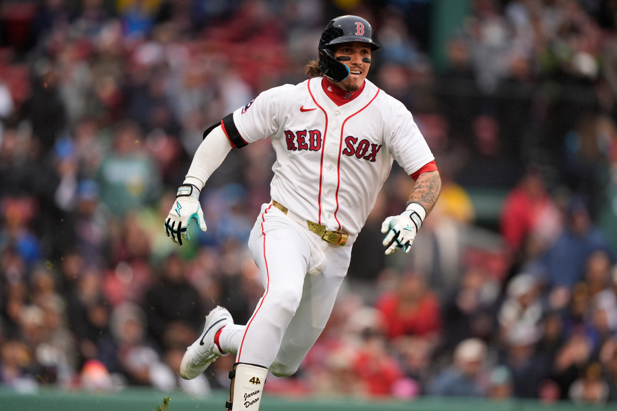 경악할 사건! 선수가 관중석에 '손가락 욕설'→알고 보니 '극단적 선택' 강요?…"우울증 고백한 내 잘못 후회 중"