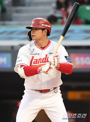 극심한 부진, 깨어나지 않는 김재환, 감독은 "고민하고 있다. 그런데 4번 칠 사람이..." [인천 현장]