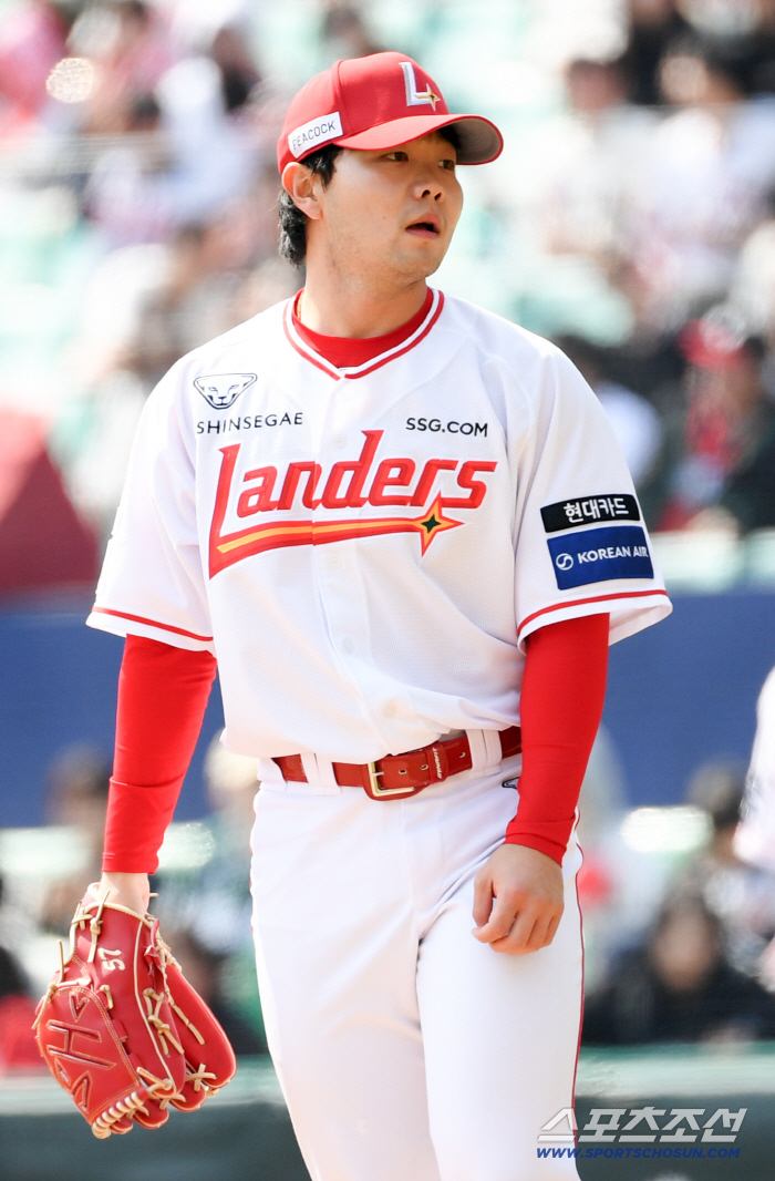 1경기 못했다고 바로 2군? SSG 좌완 핵심 왜 말소됐나...에레디아 악몽 때문에 