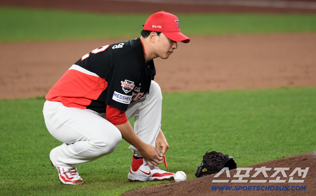 10일 대전 한화생명볼파크에서 열린 한화와 KIA의 경기. KIA 정해영이 숨을 고르고 있다. 대전=박재만 기자 pjm@sportschosun.com/2026.04.10/