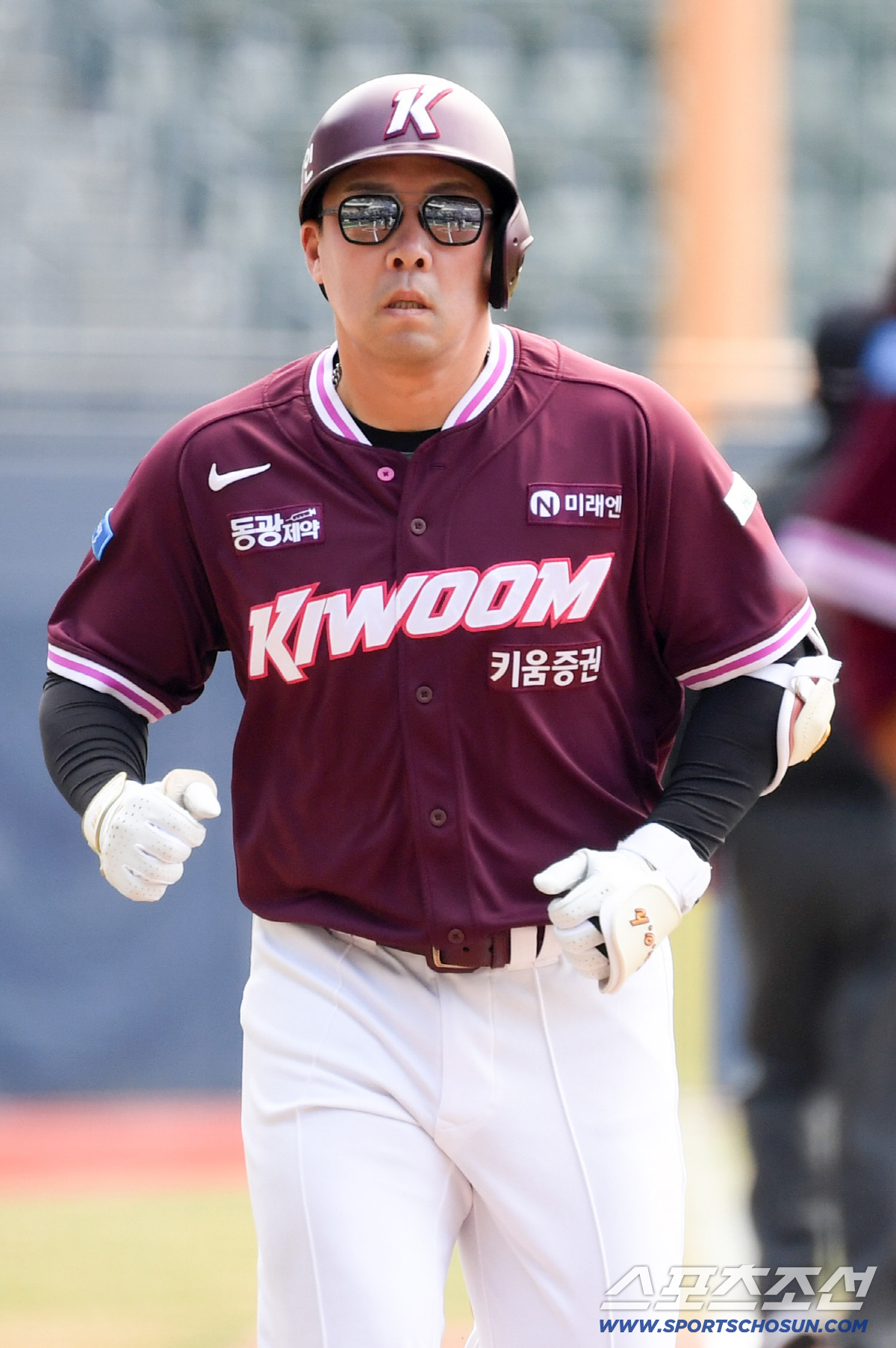 24일 잠실구장에서 열린 LG와 키움의 시범경기. 1회초 무사 1루 키움 안치홍이 투런포를 날린 뒤 기뻐하고 있다. 잠실=박재만 기자 pjm@sportschosun.com/2026.03.24/