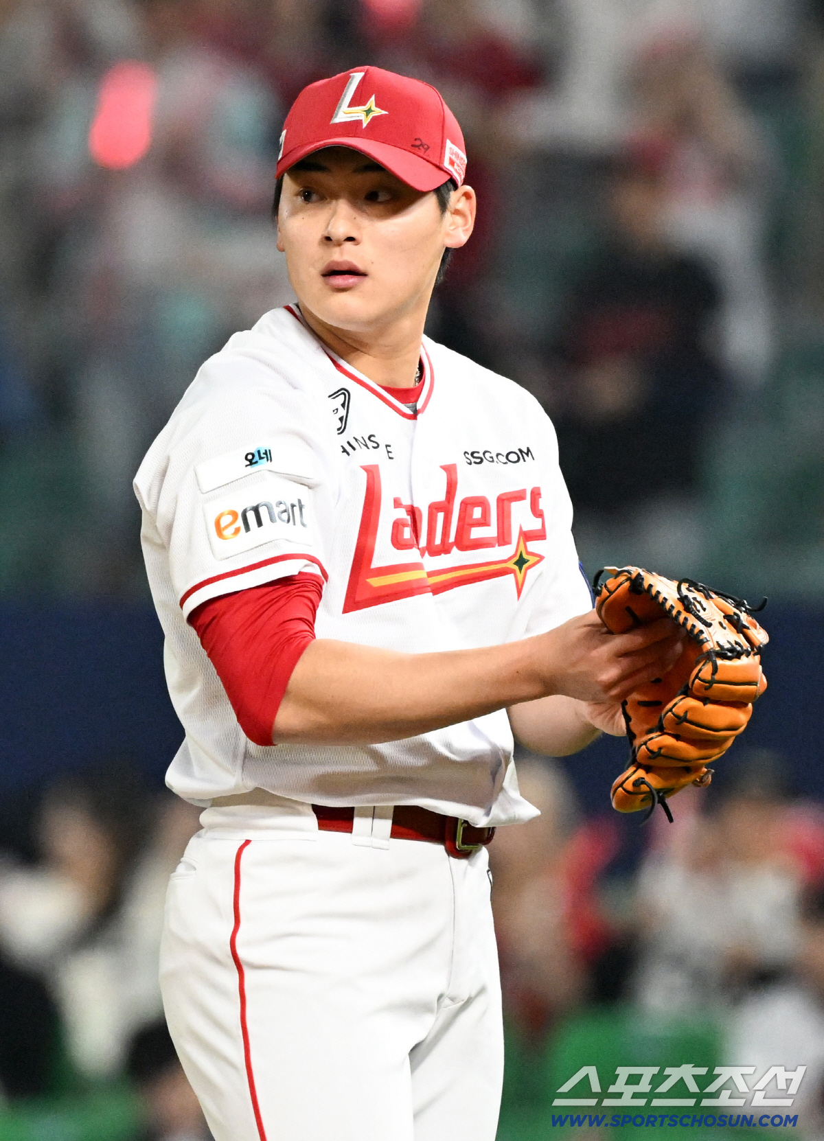 15일 인천SSG랜더스필드에서 열린 SSG와 두산의 경기. SSG 조병현이 숨을 고르고 있다. 인천=박재만 기자 pjm@sportschosun.com/2026.04.15/