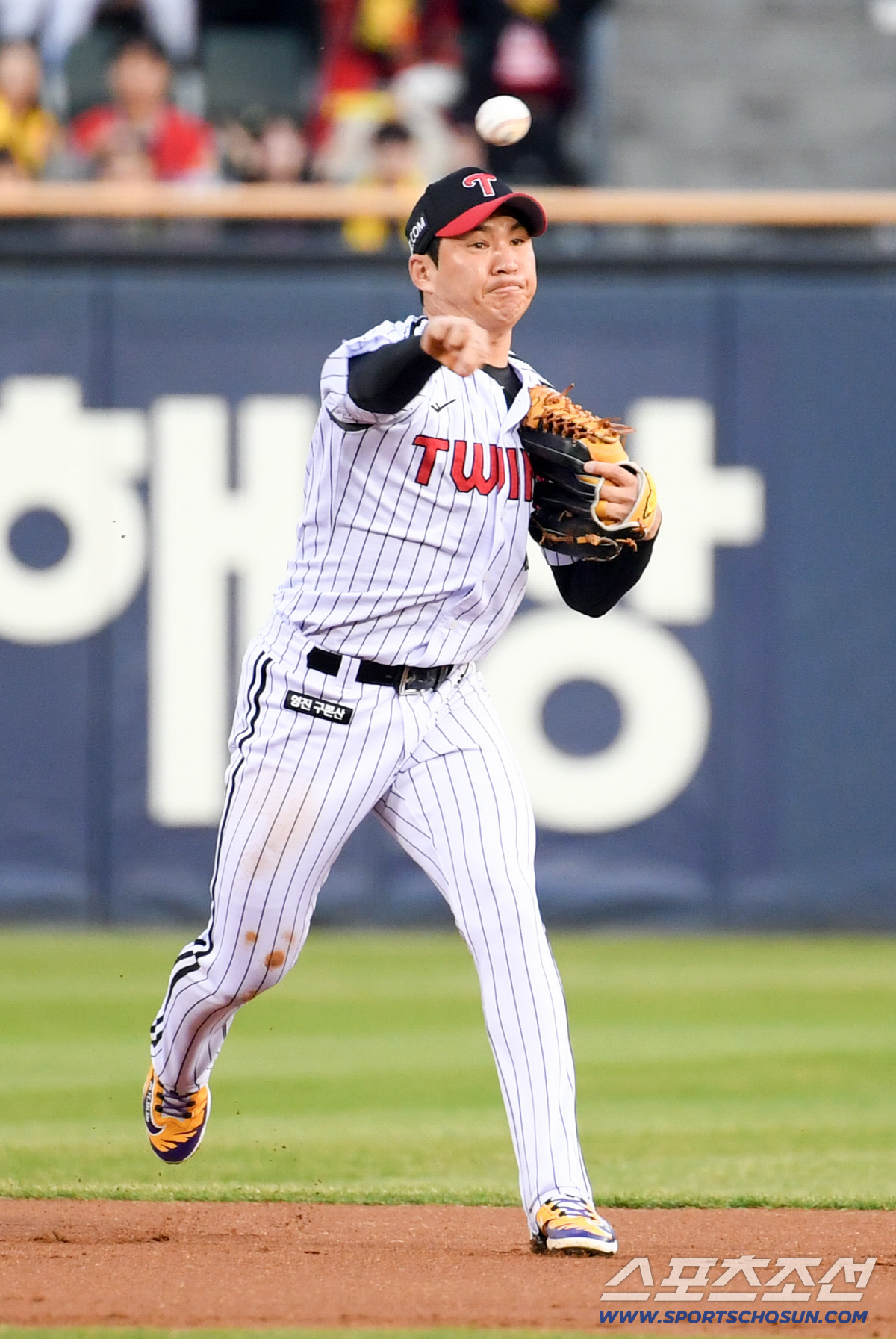 1일 잠실구장에서 열린 LG와 KIA의 경기. LG 오지환이 수비를 하고 있다. 잠실=박재만 기자 pjm@sportschosun.com/2026.04.01/