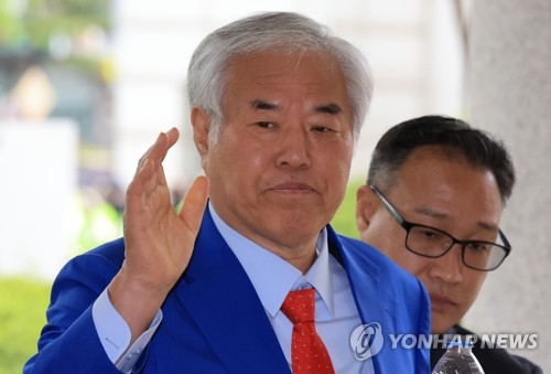 구속 석방 후 열린 재판서 전광훈 혐의 부인…"난동 때 잤다"