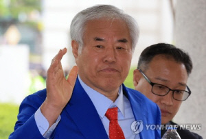 구속 석방 후 열린 재판서 전광훈 혐의 부인…