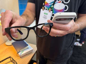 구찌 브랜드 구글 스마트안경 내년 출시…메타-레이밴과 승부