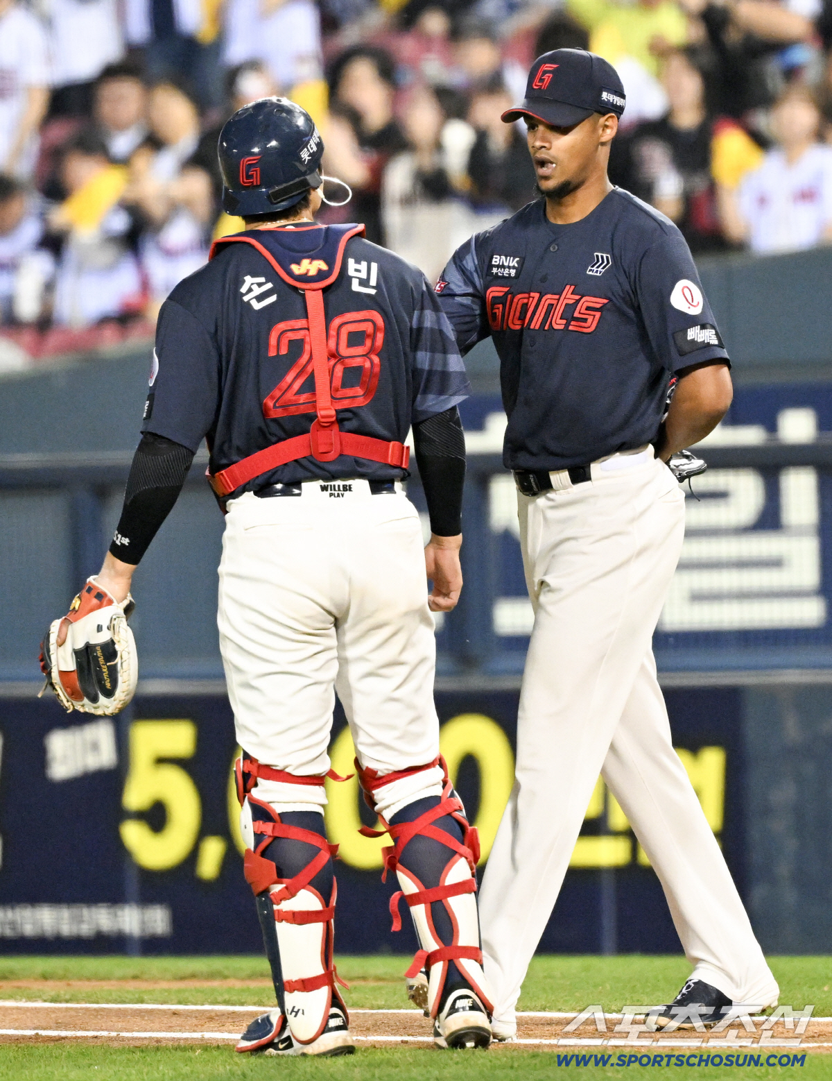 5이닝 3실점 다소 아쉬웠지만 선발 로드리게스 투지 넘치는 플레이는 인상적이었다.