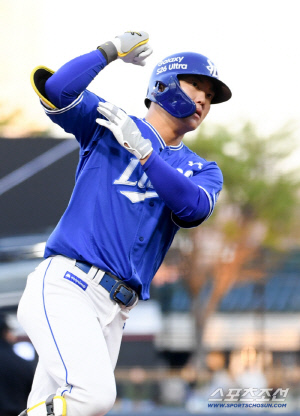 '2루가 유일 약점'이라고? 스크래치 난 자존심, '최강 만능키' 4할타자 변신, 기적 아닌 노력이다