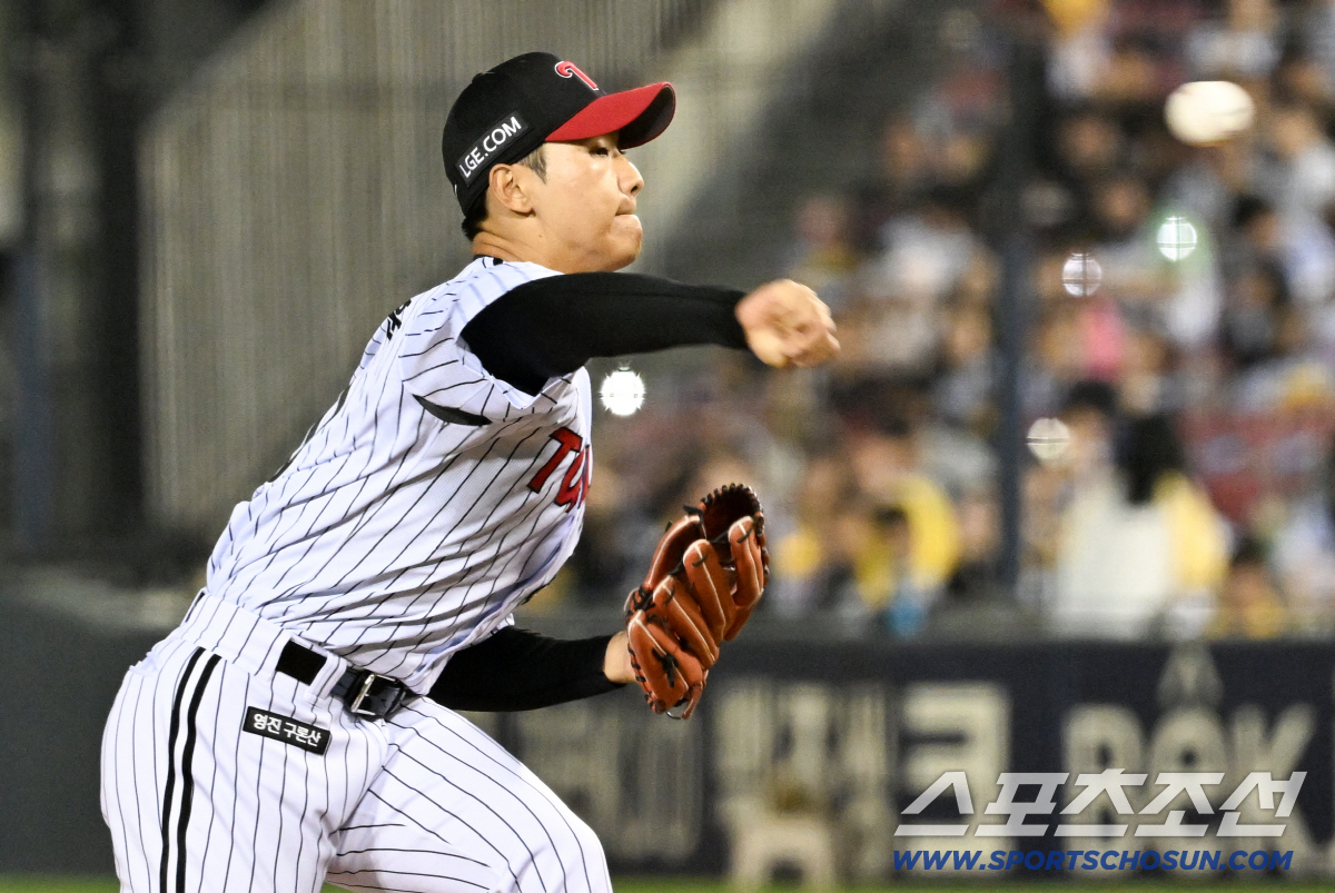 16일 잠실구장에서 열린 LG와 롯데의 경기. LG 우강훈이 역투하고 있다. 잠실=박재만 기자 pjm@sportschosun.com/2026.04.16/