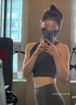 '43세' 이시영, 이혼 후 둘째 낳더니...출산 후 복근 공개 '충격'