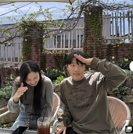 '유깻잎과 이혼' 최고기, ♥PD 여친과 이미 한가족 '딸과 가족사진 공개'