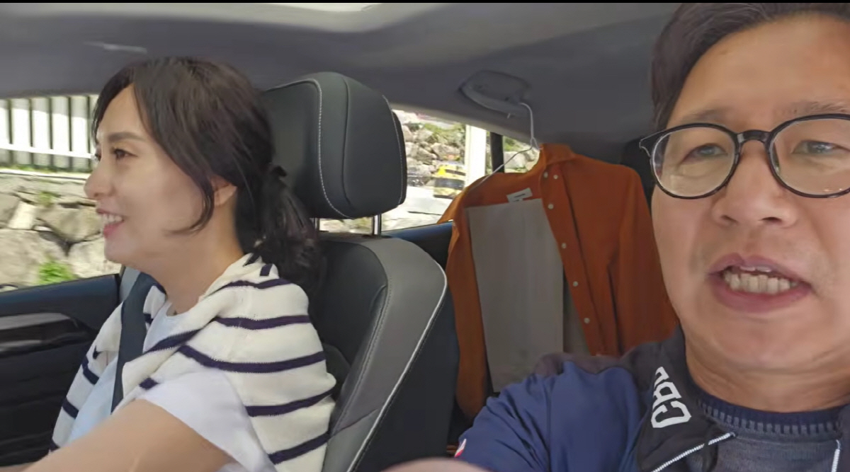 심현섭♥정영림, 결혼 1년 만 거제도 신혼여행 "경기 안 좋아, 외국 말고 국내여행 가라"