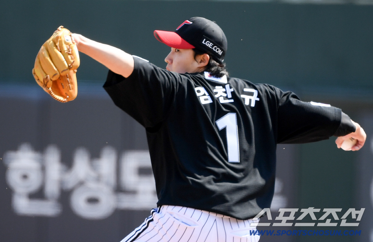 14일 부산 사직야구장에서 열린 KBO리그 롯데 자이언츠와 LG 트윈스의 시범경기. LG 임찬규가 역투하고 있다. 부산=박재만 기자 pjm@sportschosun.com/2026.03.14/