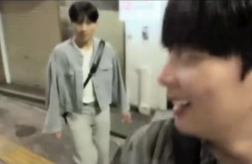 게이머 출신 유명 배우, 日서 어깨빵 당해...고의 충돌 '부츠카리' 생중계 포착