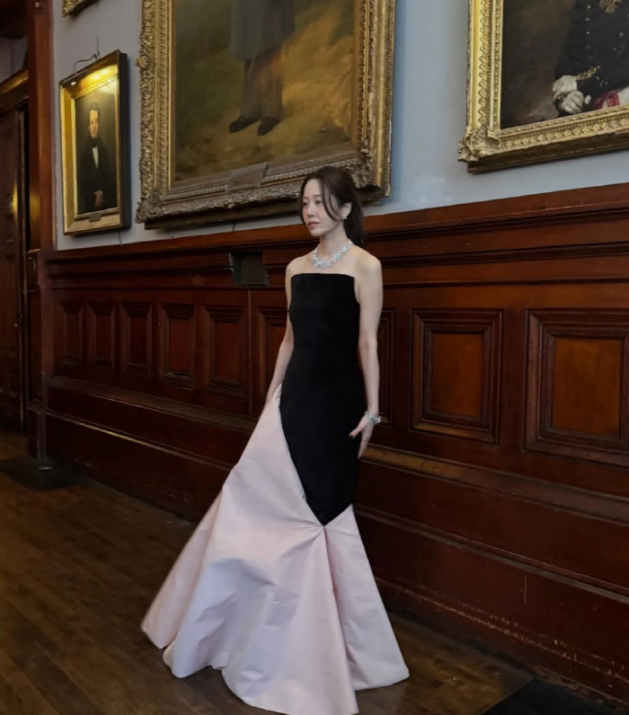 고현정, '재벌가 며느리 8년' 우아함이 달라..명품 쥬얼리 압도한 미모