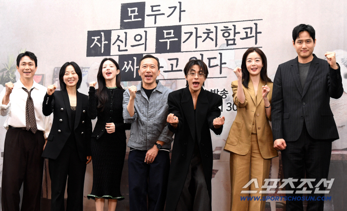 '모자무싸' 차영훈 감독 "'대군부인'과 시청률 대결? 마음이 불판 위에 있는 기분"