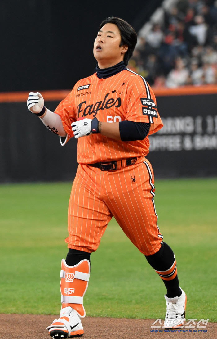 '100억 거포' 깜짝 라인업 제외 왜? '타점 1위+홈런 4개' 위력 제대로인데 "다리 통증이 좀…" [체크]