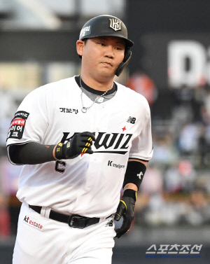 '왜 4번 타자인지 알겠지?' KT 안방마님 시즌 6호 홈런, 홈런 부문 단독 선두 질주[수원현장]