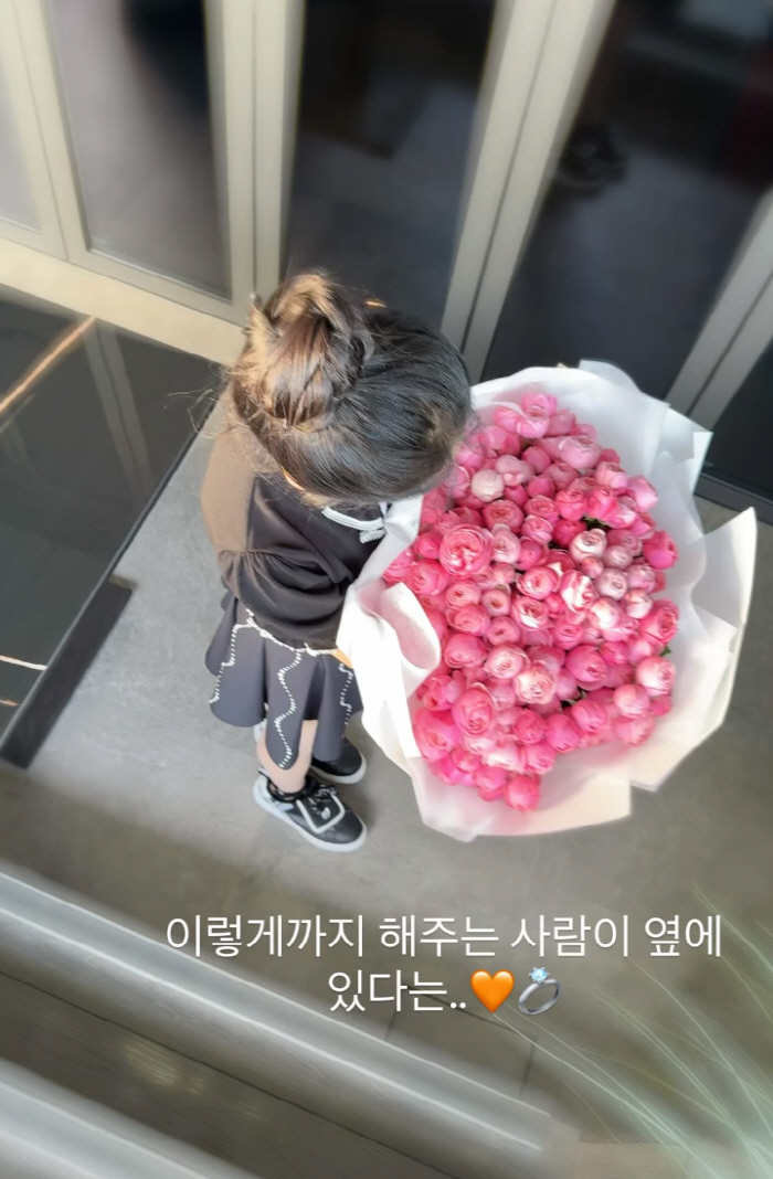 '재혼' 16기 옥순, ♥남편이 사준 에르메스 자랑 "이렇게 사랑받아도 되나"