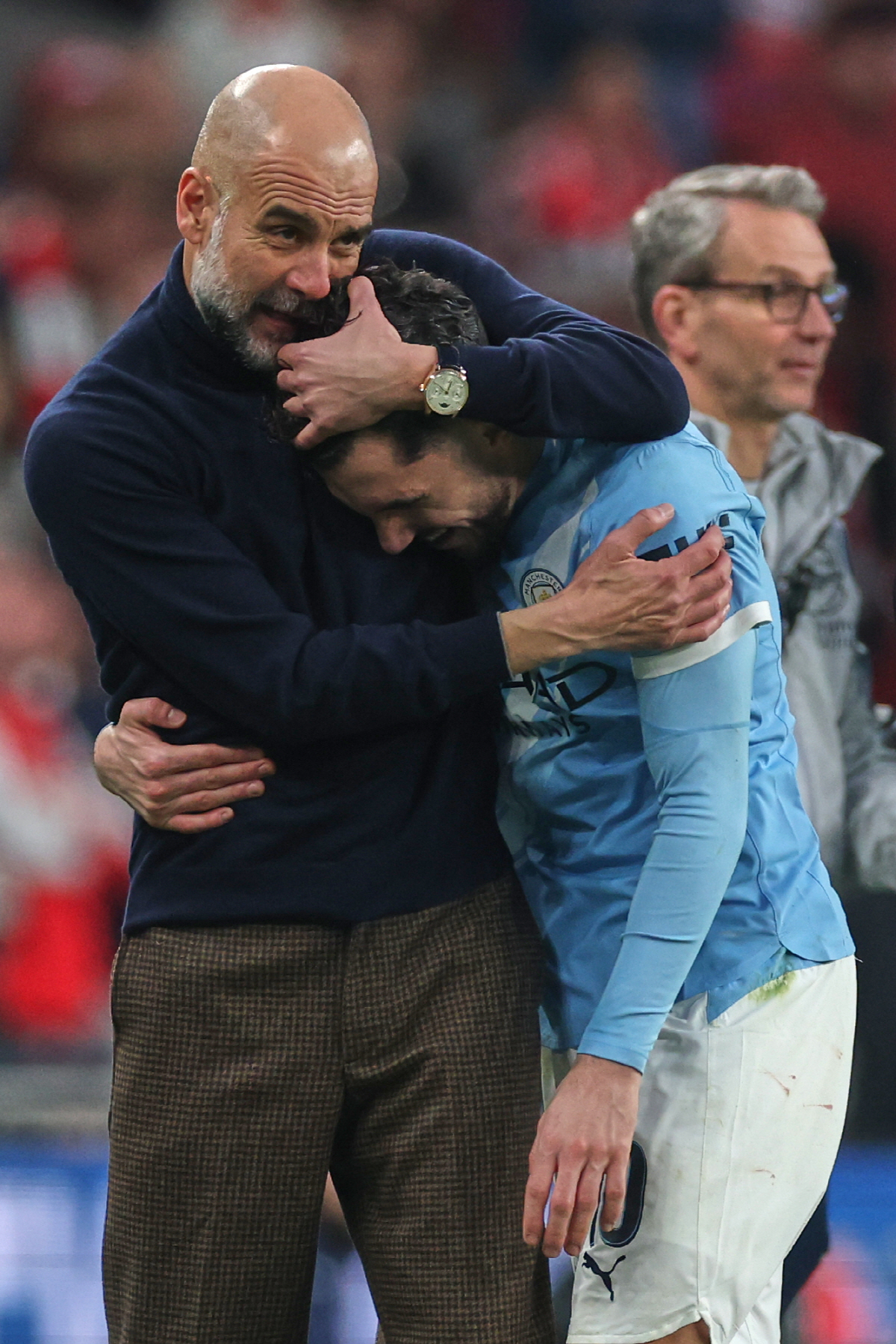 과르디올라 감독과 셰르키(오른쪽) AP