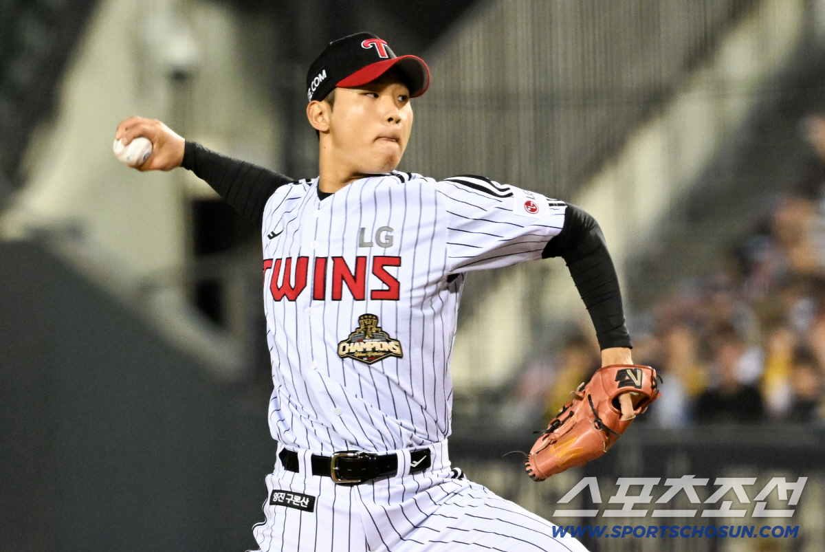 16일 잠실구장에서 열린 LG와 롯데의 경기. LG 우강훈이 역투하고 있다. 잠실=박재만 기자 pjm@sportschosun.com/2026.04.16/