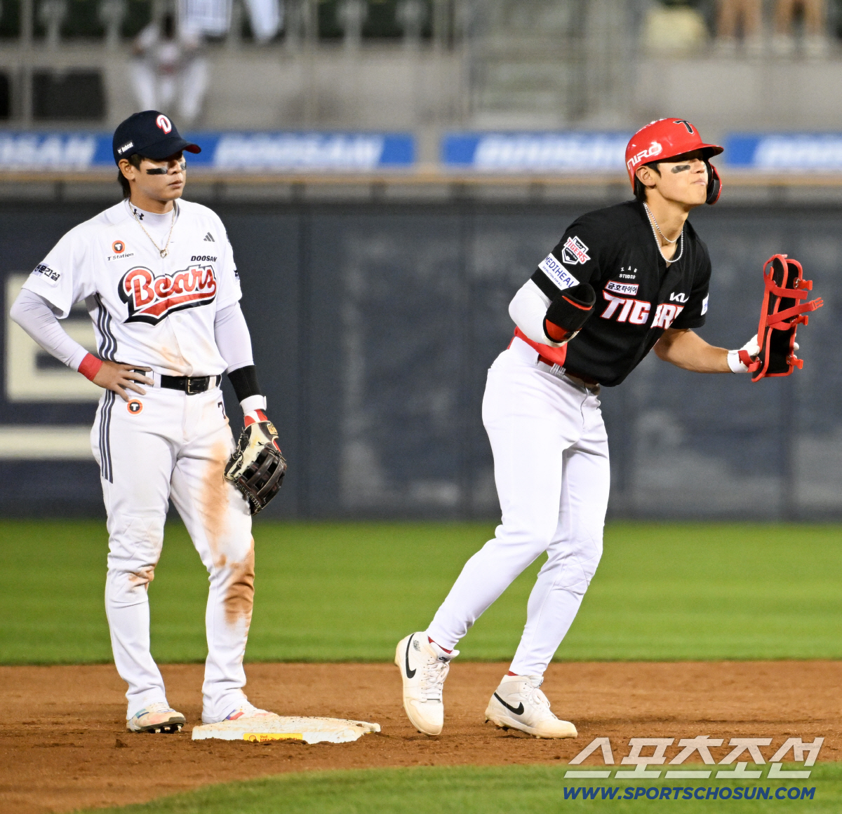 두산 유니폼을 입고 만난 김도영은 더 무서운 타자였다.