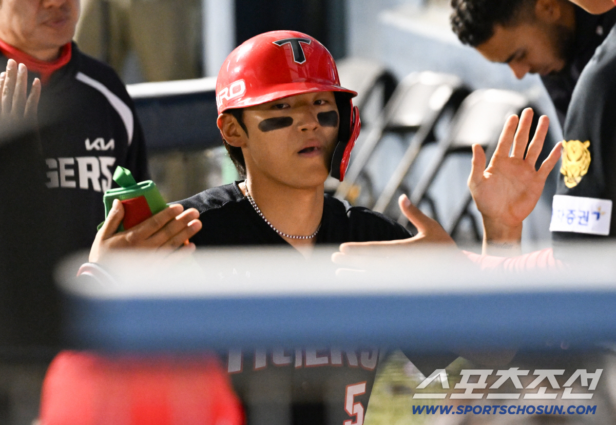 4번 타자 김도영은 클러치 능력을 뽐내며 KIA를 8연승을 이끌었다.