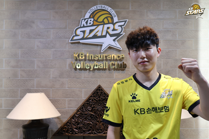 KB손해보험, 수비력 강화 위해 FA 리베로 장지원 영입 "우승 위해 최선 다할게요" [공식발표]