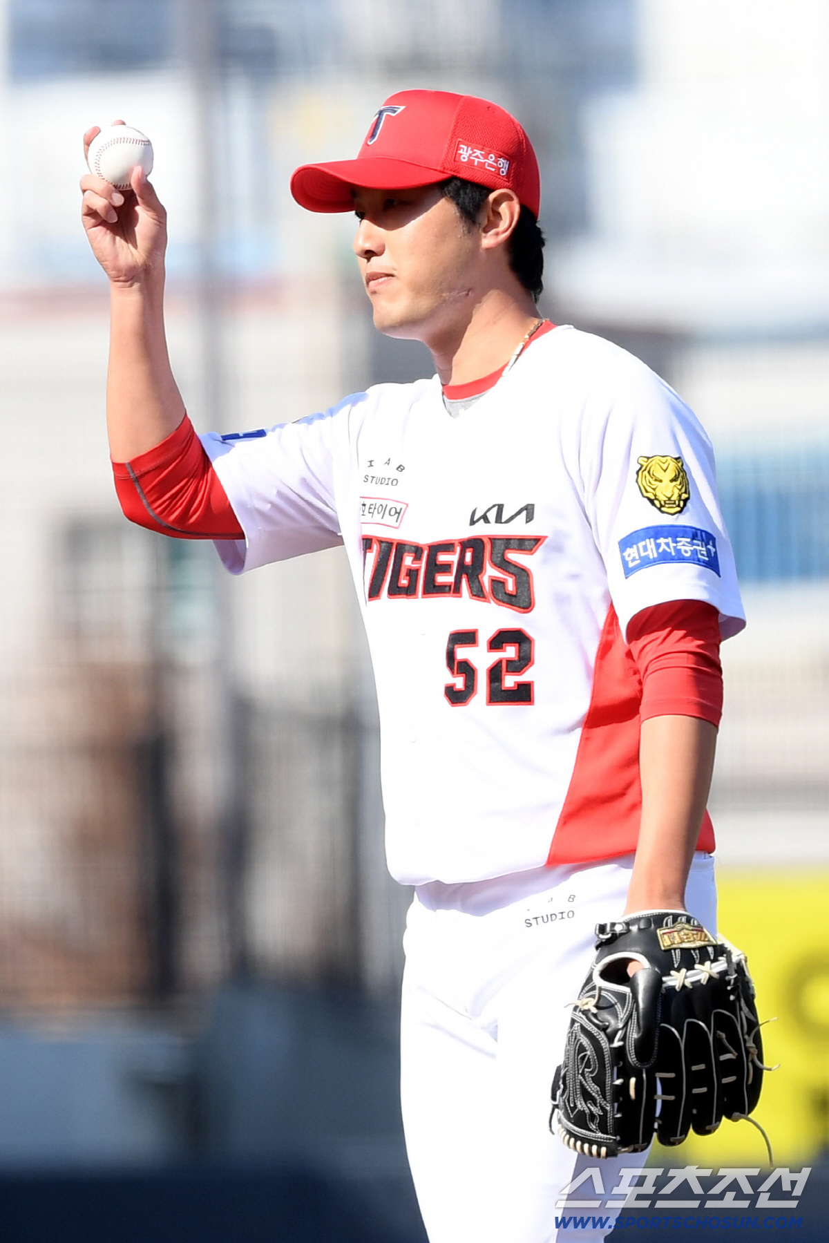 13일 광주 기아챔피언스필드에서 열린 KIA 타이거즈와 SSG 랜더스의 시범경기. KIA 홍건희가 숨을 고르고 있다. 광주=박재만 기자 pjm@sportschosun.com/2026.03.13/